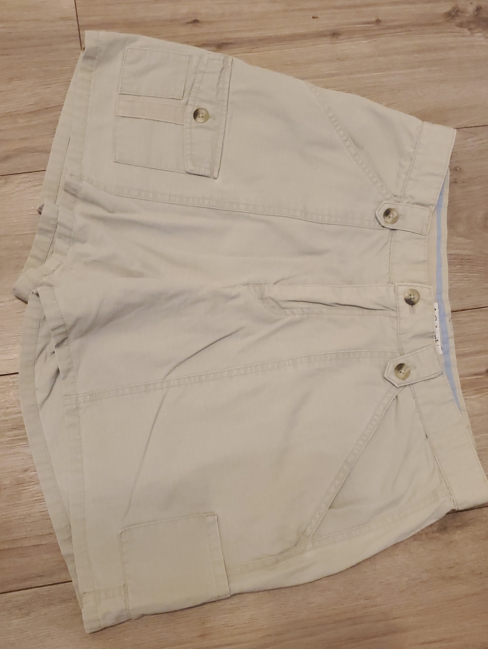 Columbia Women's Tan Cargo Shorts